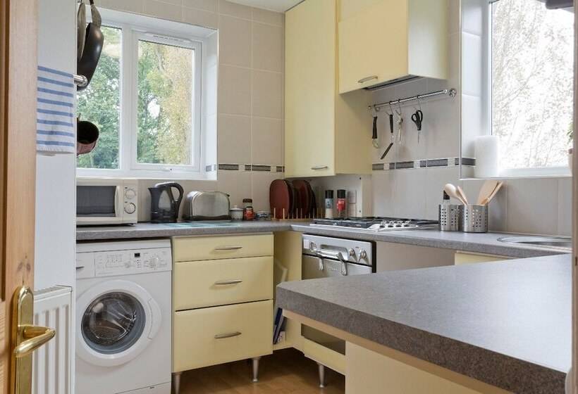 Poplar House Serviced Apartments