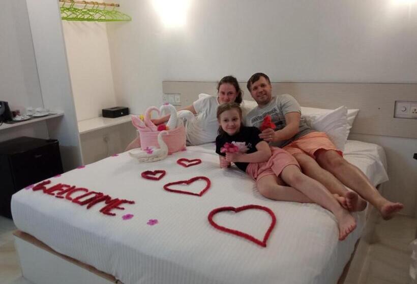 هتل Thoddoo Garden Inn