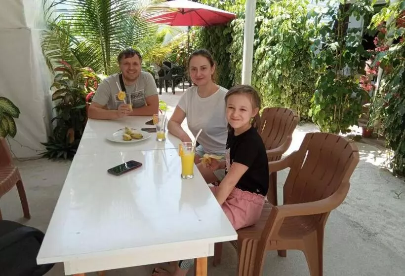 هتل Thoddoo Garden Inn