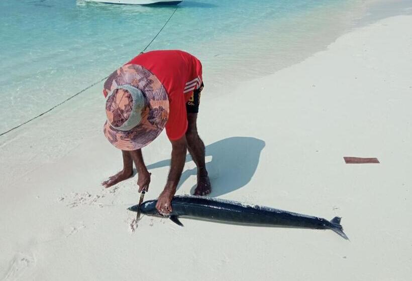 هتل Thoddoo Garden Inn