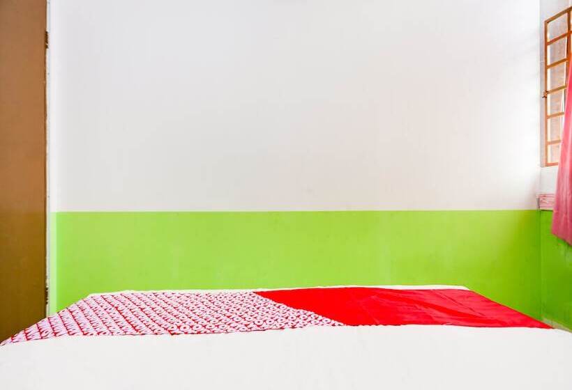 בית מלון כפרי Spot On 91968 Penginapan Saweri Gading