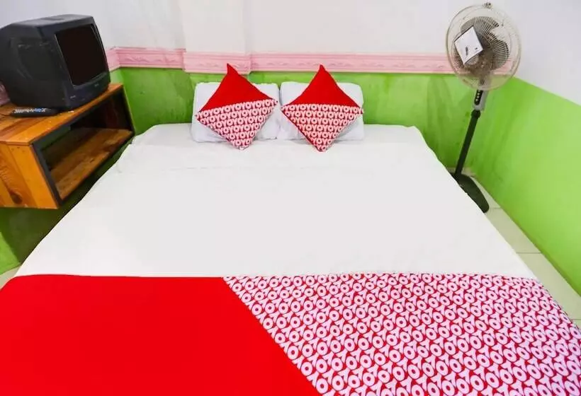 Hotelli Spot On 91968 Penginapan Saweri Gading