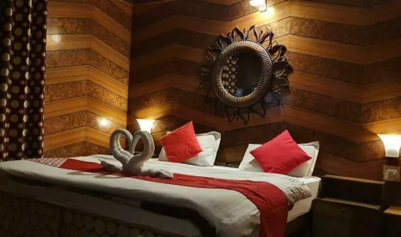 ホテル Goroomgo Ankur Lake View Mall Road Nainital   Prime Location With Luxury Room