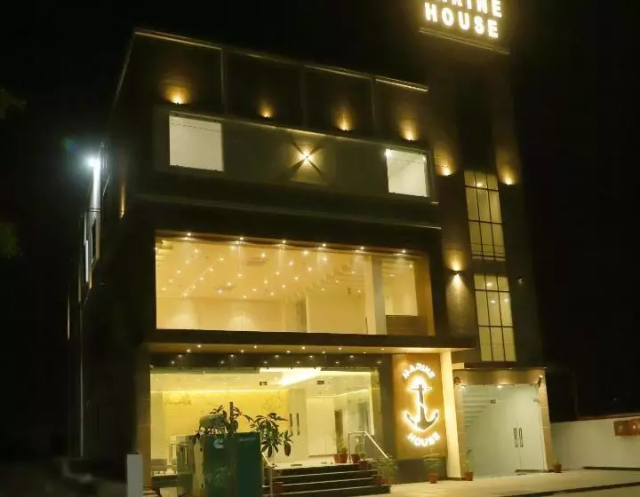 ホテル Marine House
