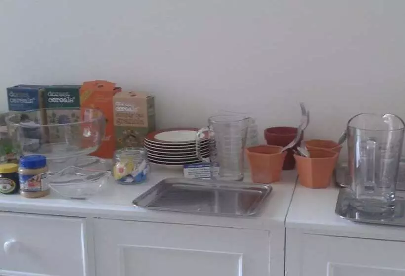 Barnes S Rest Bed & Breakfast & Caravan