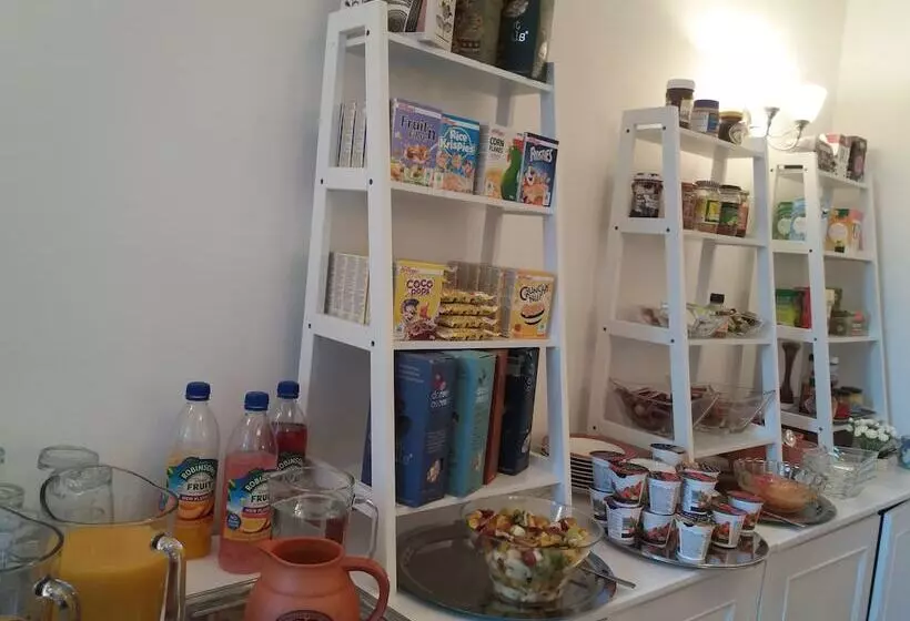 Barnes S Rest Bed & Breakfast & Caravan