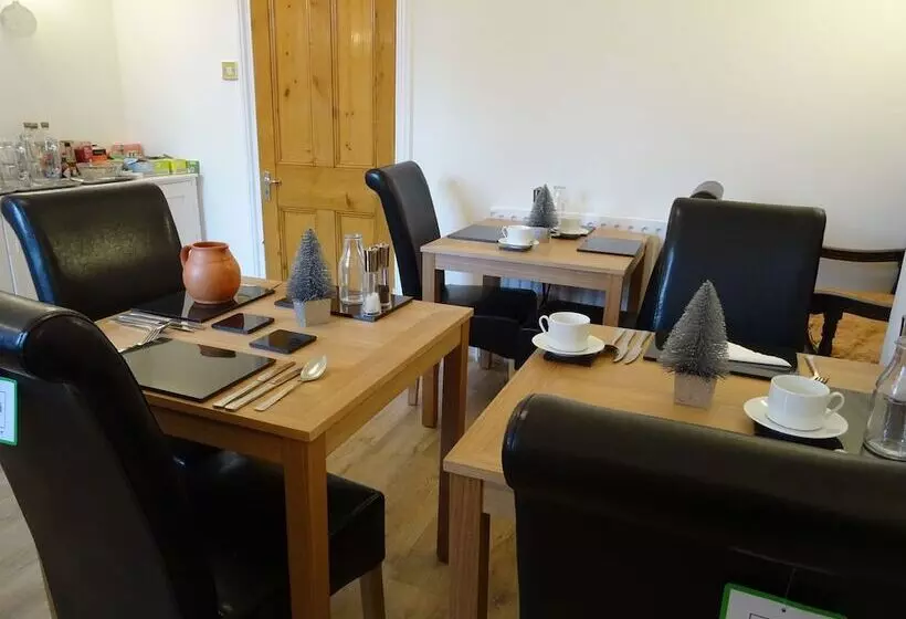 Barnes S Rest Bed & Breakfast & Caravan