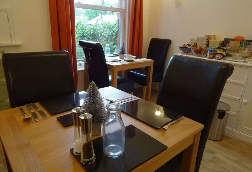 Barnes S Rest Bed & Breakfast & Caravan