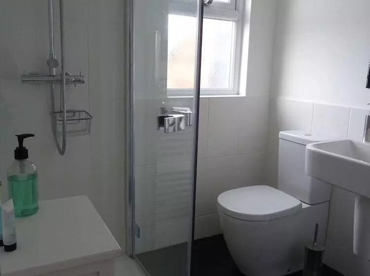 Barnes S Rest Bed & Breakfast & Caravan