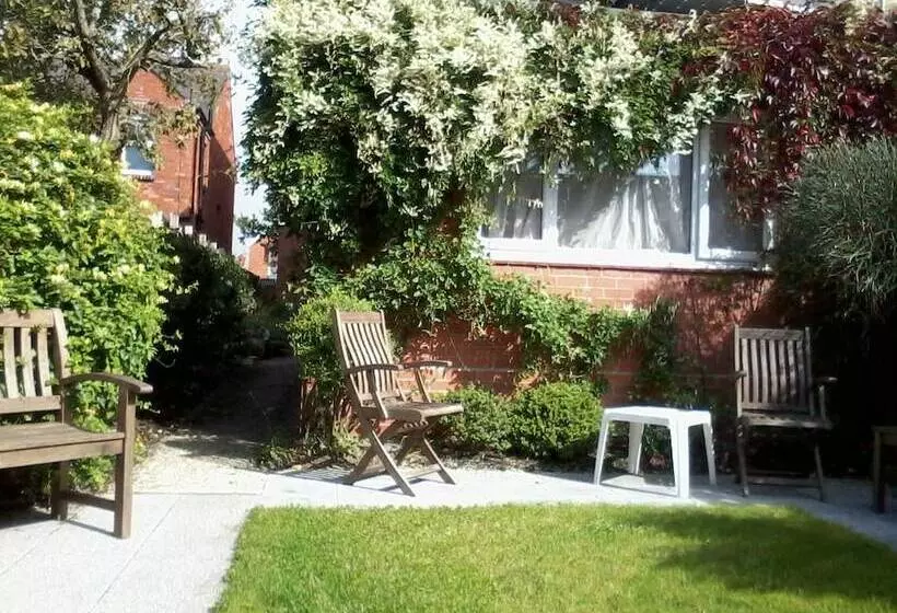 Barnes S Rest Bed & Breakfast & Caravan