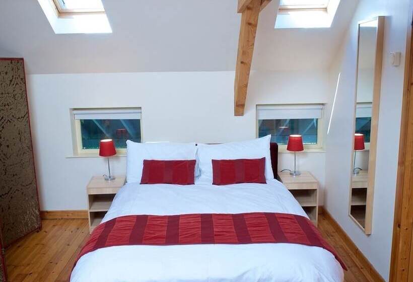 ベッドアンドブレックファースト Cherryhill Lodge