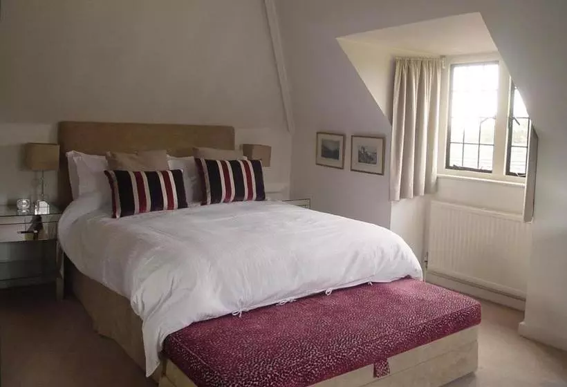 Bed and Breakfast Pinkneys Court Mews