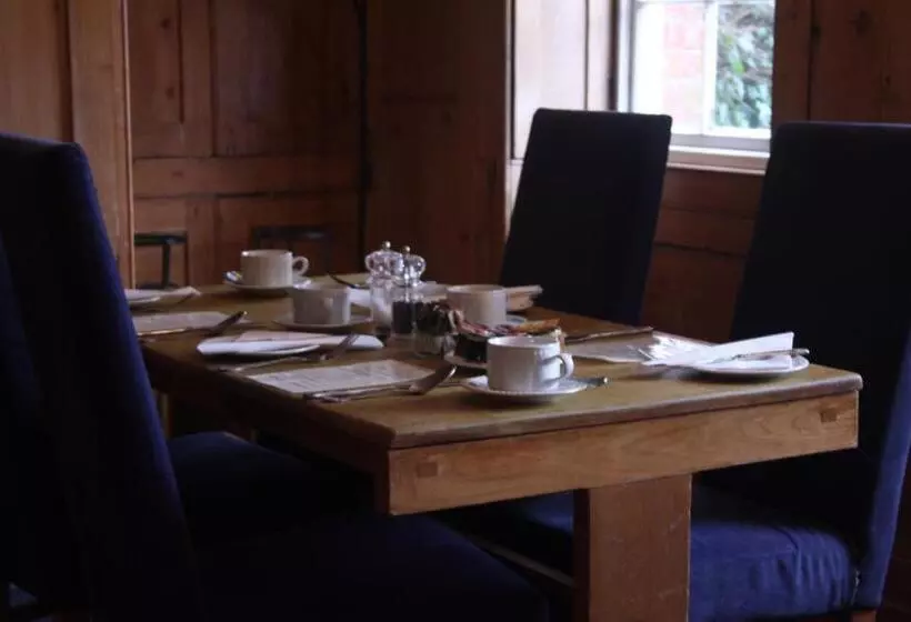 ホテル The Crown House Inn