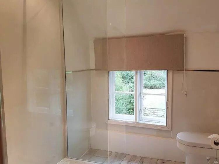 ホテル The Crown House Inn