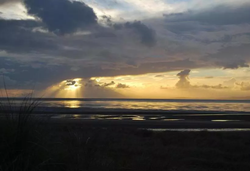 酒店 The Punchbowl