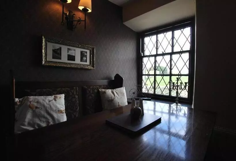 酒店 The Punchbowl