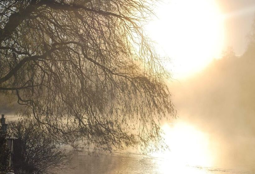 酒店 The Punchbowl