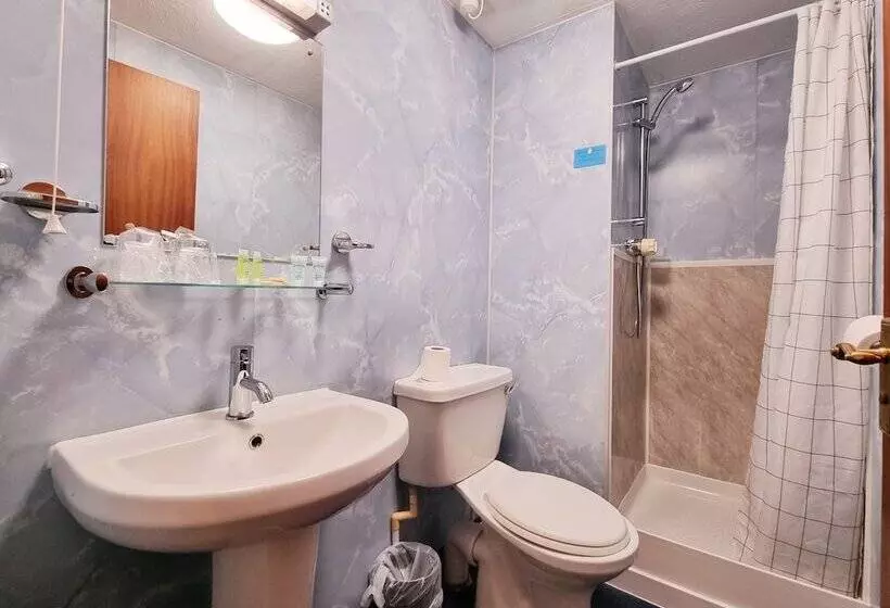 Отель The Sportsmans Inn Limited