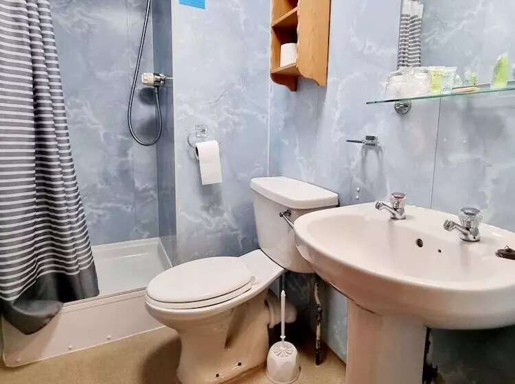 Отель The Sportsmans Inn Limited