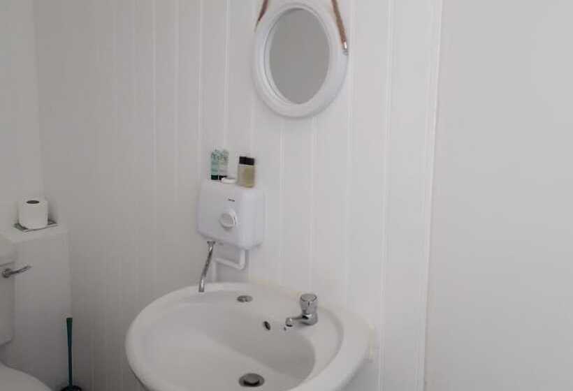 בית מלון כפרי The Star Inn