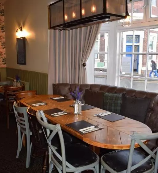 Hotel Woolpack Pub & Kitchen