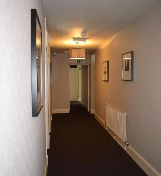 Hotel Woolpack Pub & Kitchen