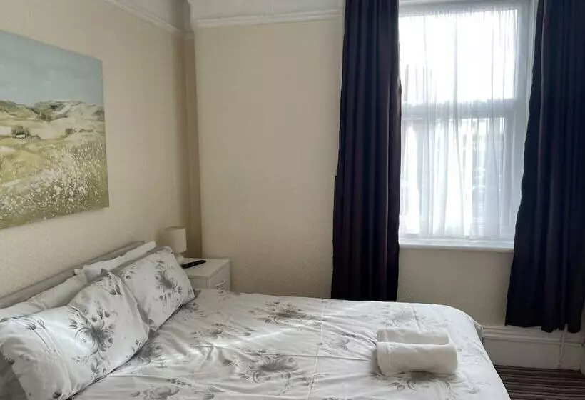 Majatalo San Diego Guest House   Near Pleasure Beach