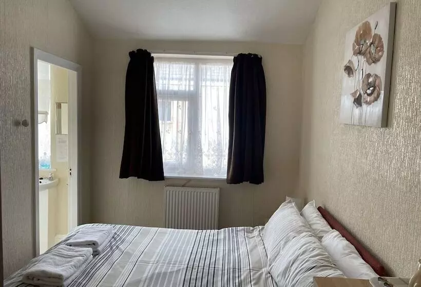 Majatalo San Diego Guest House   Near Pleasure Beach