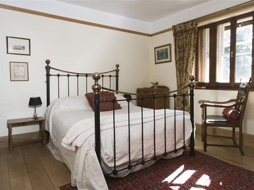 膳宿费 Thatch Close Farm