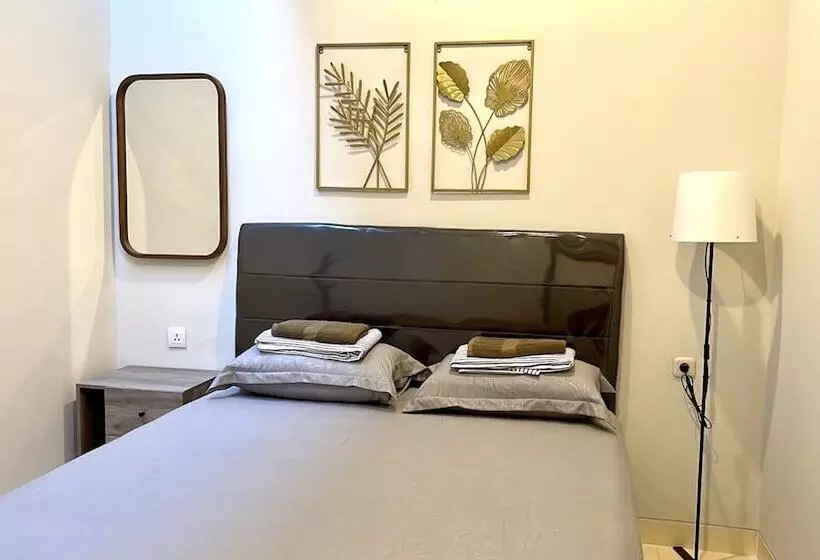 The Packer Lodge Hostel