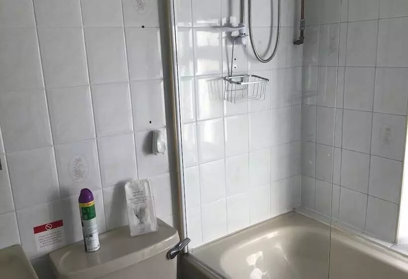 Drakewalls Bed And Breakfast