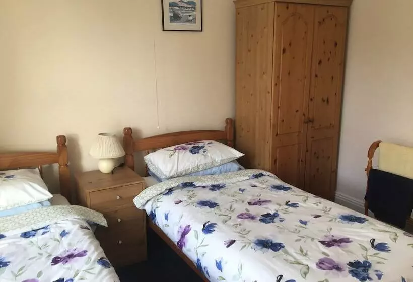 Drakewalls Bed And Breakfast