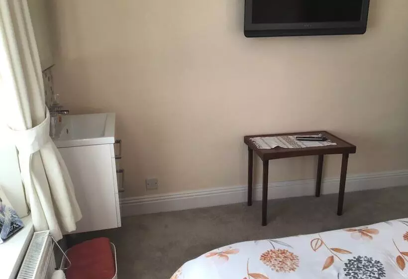 Drakewalls Bed And Breakfast