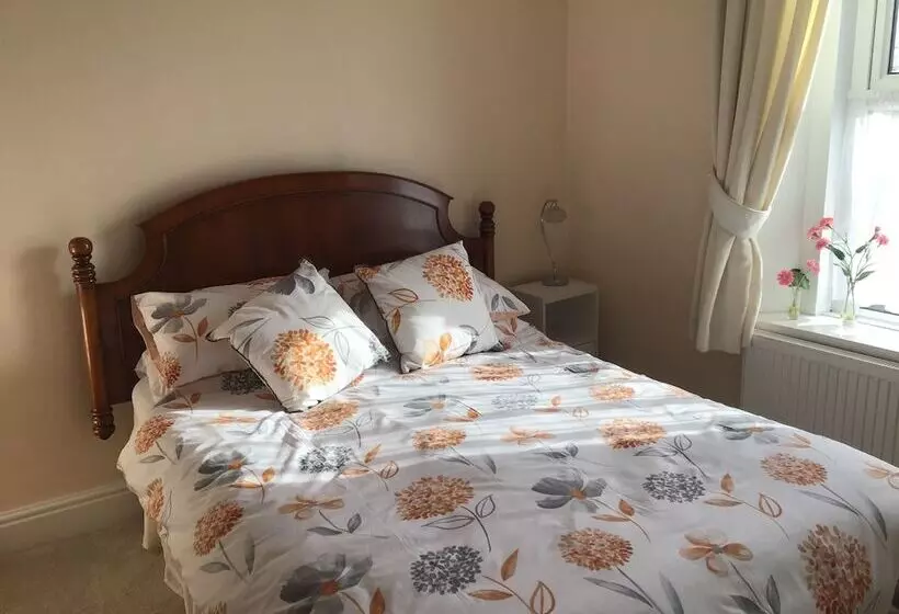 Drakewalls Bed And Breakfast