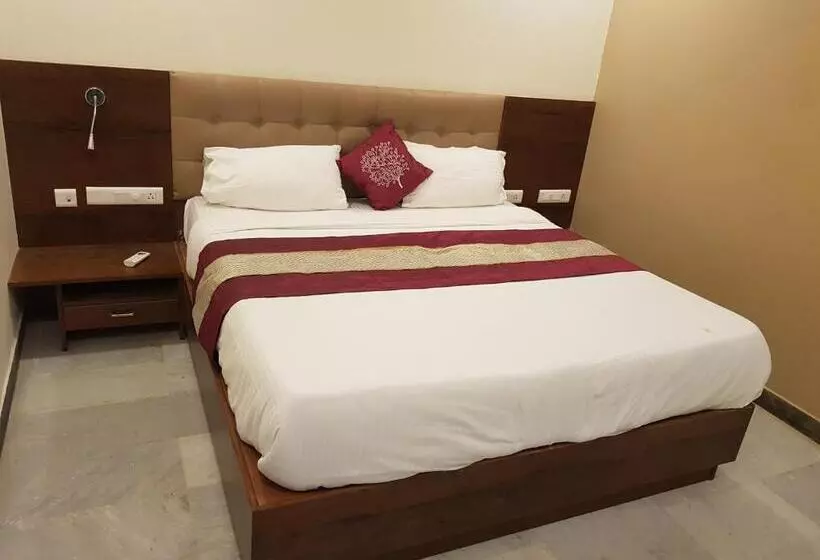 Отель Durga Residency