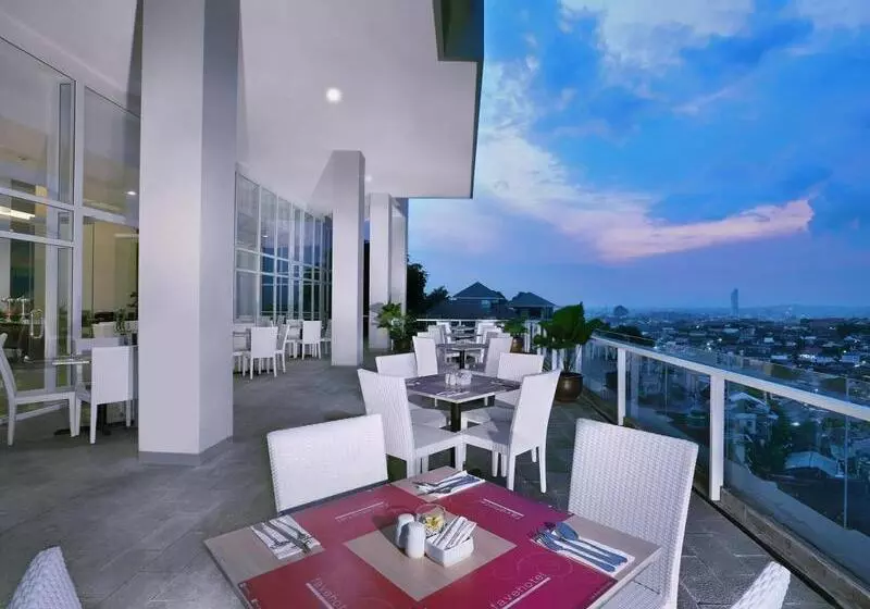 Favehotel Simpang Lima   Semarang