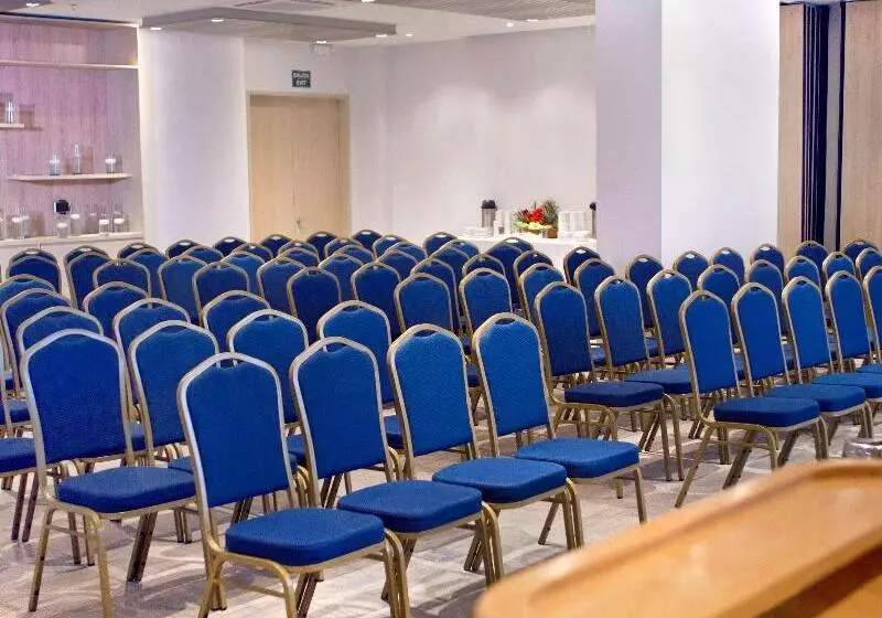 هتل Mercure Santa Marta Emile