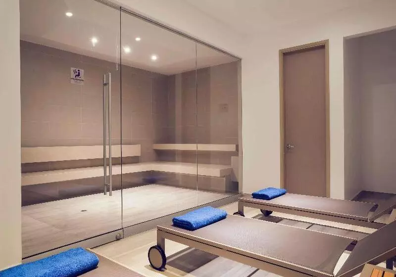 هتل Mercure Santa Marta Emile