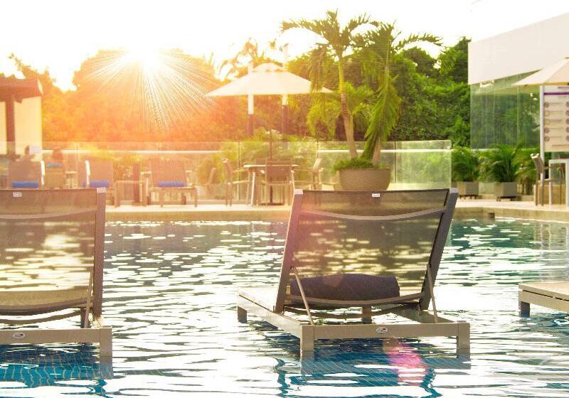 هتل Mercure Santa Marta Emile