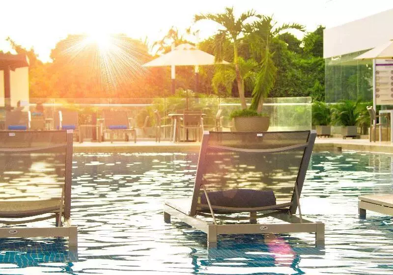 هتل Mercure Santa Marta Emile