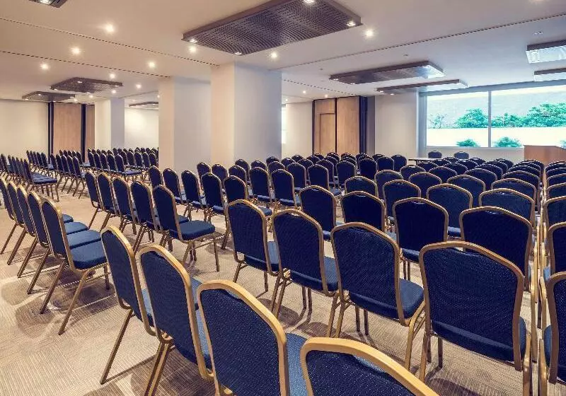 هتل Mercure Santa Marta Emile