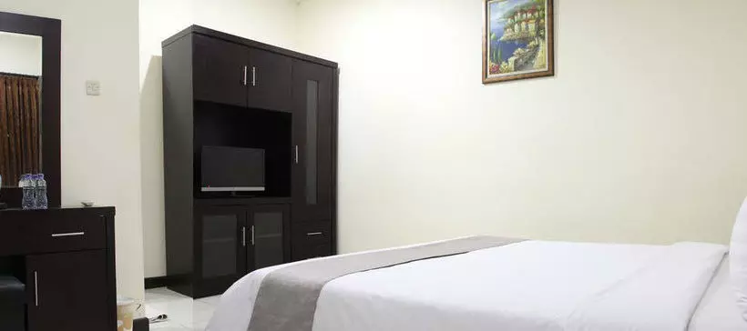 هتل Safin Inn Cipete