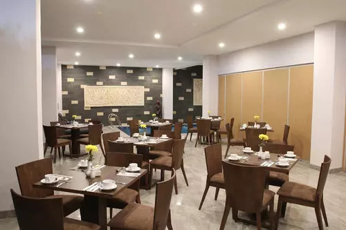 هتل Safin Inn Cipete