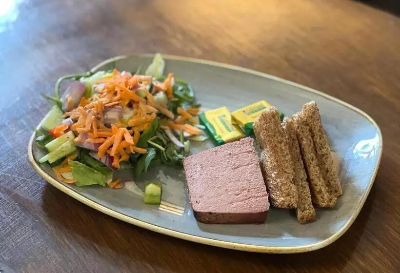 酒店 The Black Horse Inn