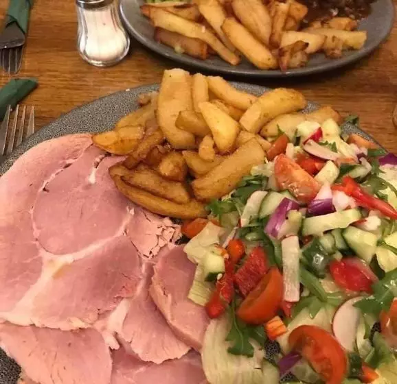 酒店 The Black Horse Inn