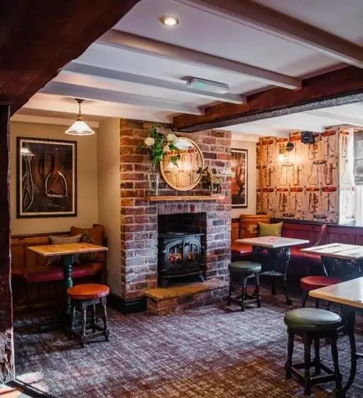 酒店 The Black Horse Inn