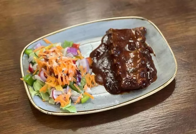 酒店 The Black Horse Inn