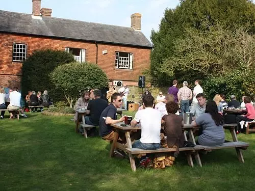 Отель The Greyhound Inn