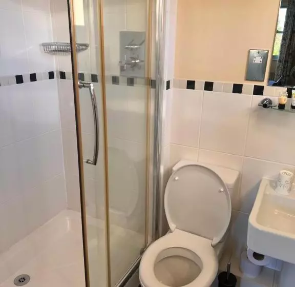 Отель The Hawkley Inn