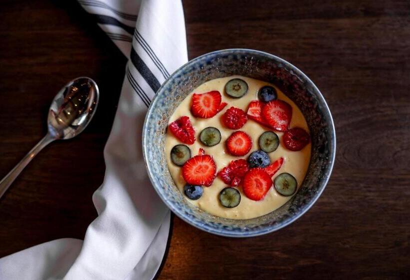 Kimpton Taconic Hotel, An Ihg